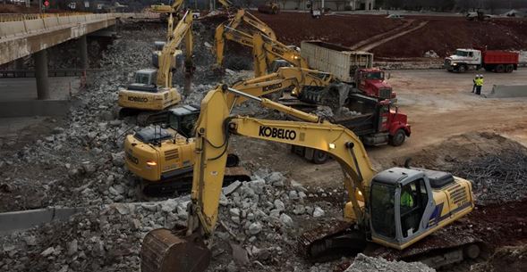 Image of multiple Kobelco Machines